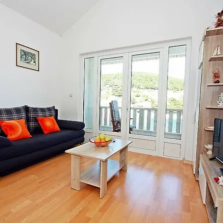 Apartment Nila *