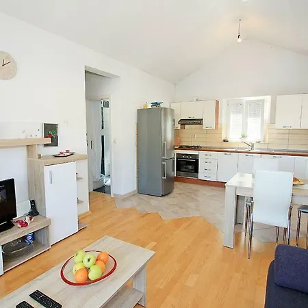 Nila Appartement Pucisca