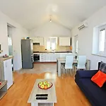 Apartment Nila *