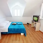 Nila Apartment *